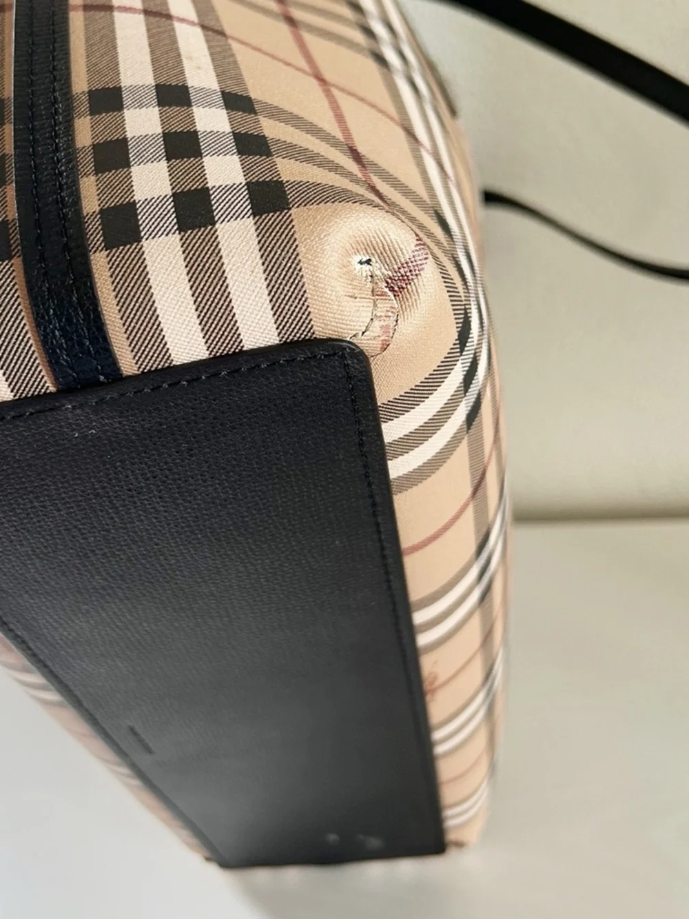 Burberry Reversible Haymarket Check Black Leather Tote Shopper Bag Purse